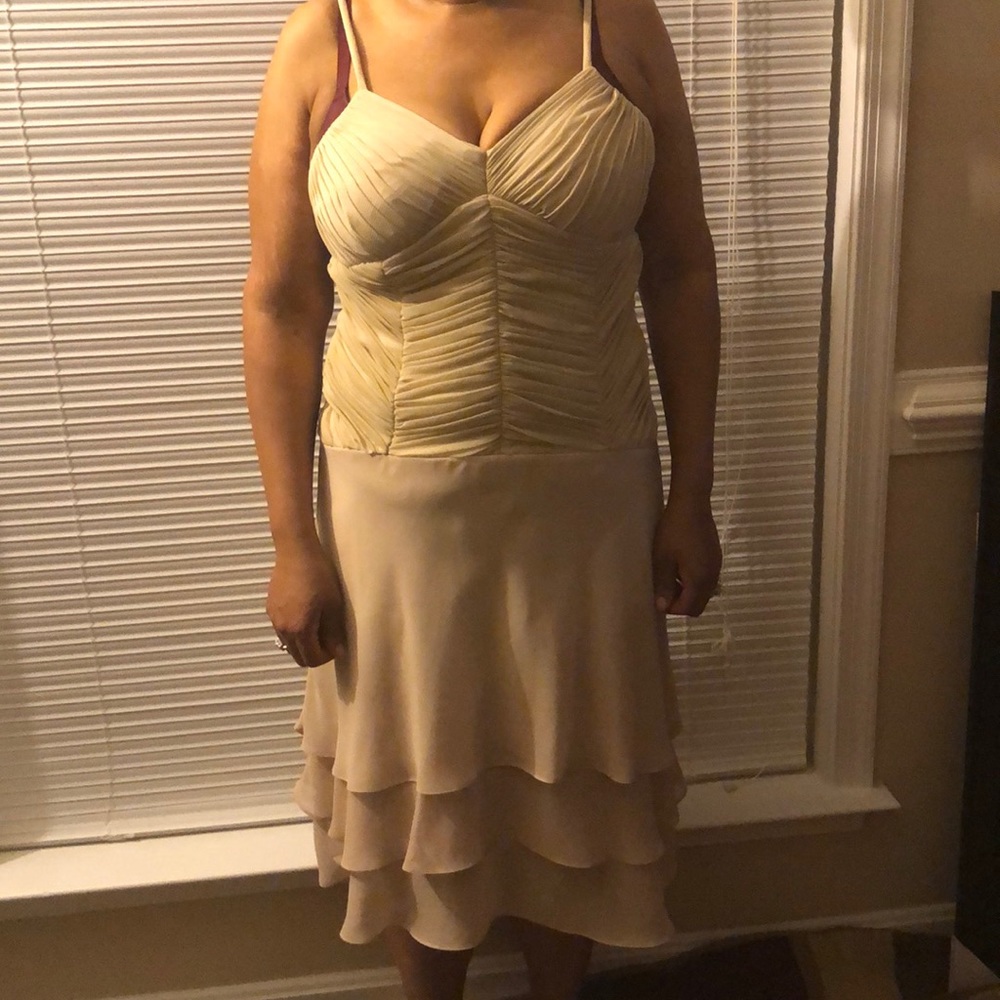 V neck ruffled dress